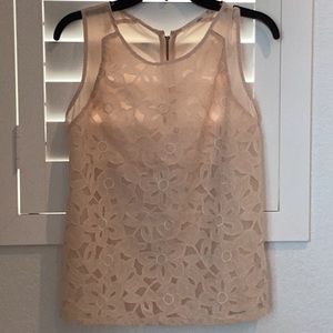 Gibson Crème colored floral embellished polyester top, Size S, new condition.